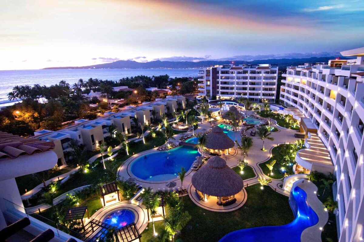 StudentCity Spring Break - Puerto Vallarta Luxury Resort