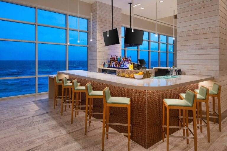 pfnsh-bar-4043-hor-clscresized-768x512