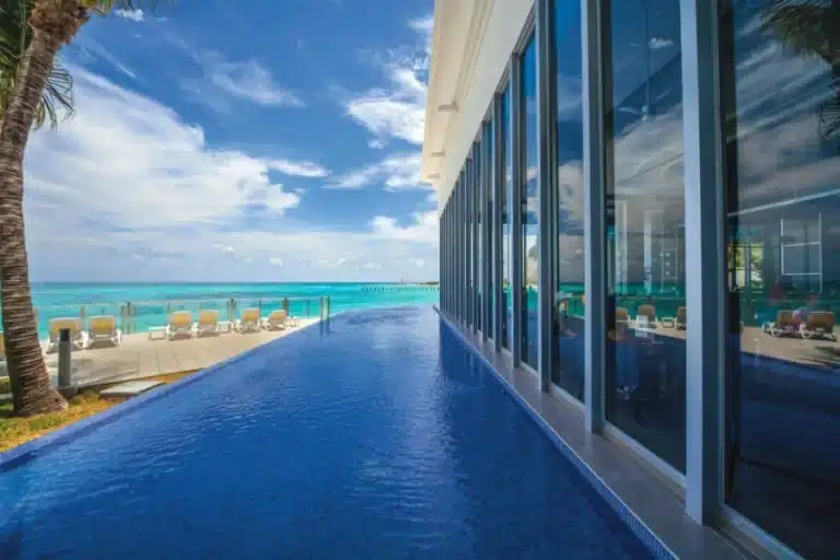 piscina-bar-pool-5-768x512