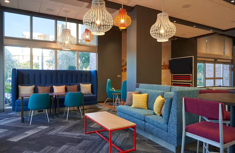 tru-lobby-area